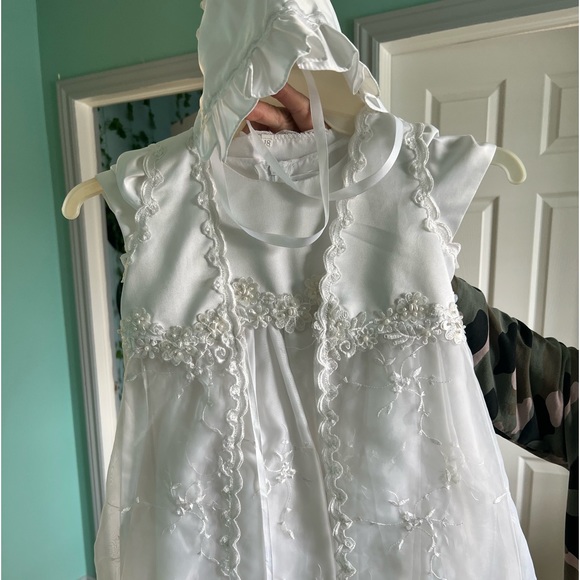 Baptism dress - Picture 1 of 3